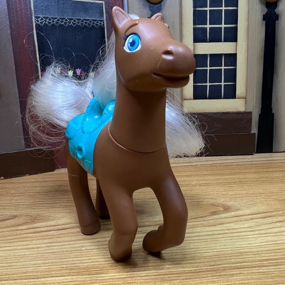 2 Dora The Explorer Horses with Saddles Brown 5 Inches Tall Mattel 2012 - Picture 3 of 10